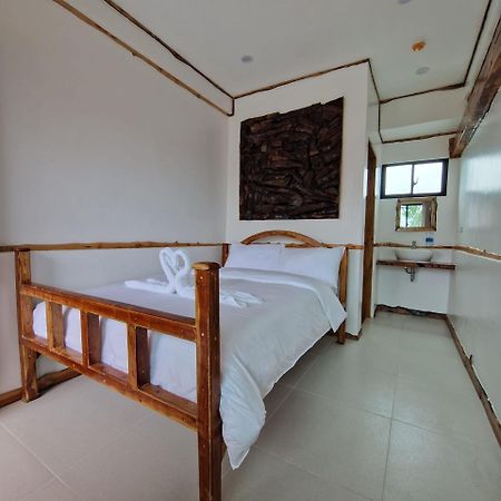The Hat Trick Hostel Basdiot Bagian luar foto