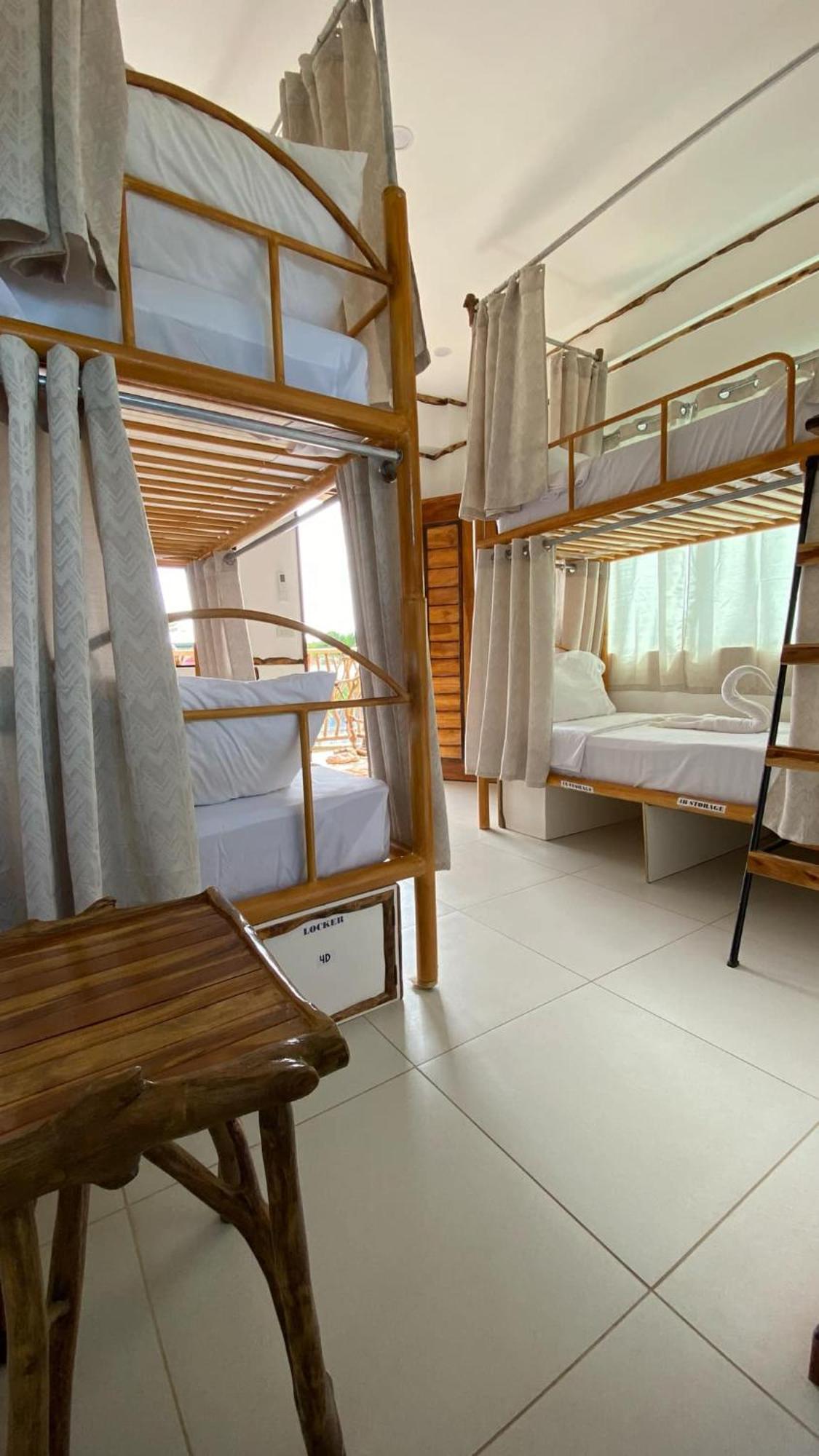 The Hat Trick Hostel Basdiot Bagian luar foto