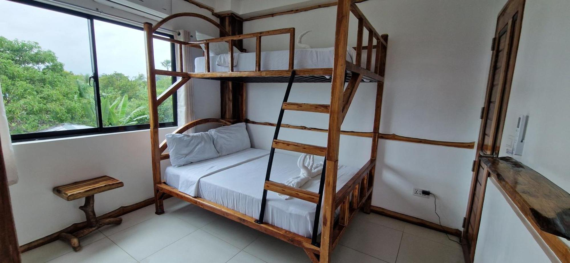 The Hat Trick Hostel Basdiot Bagian luar foto