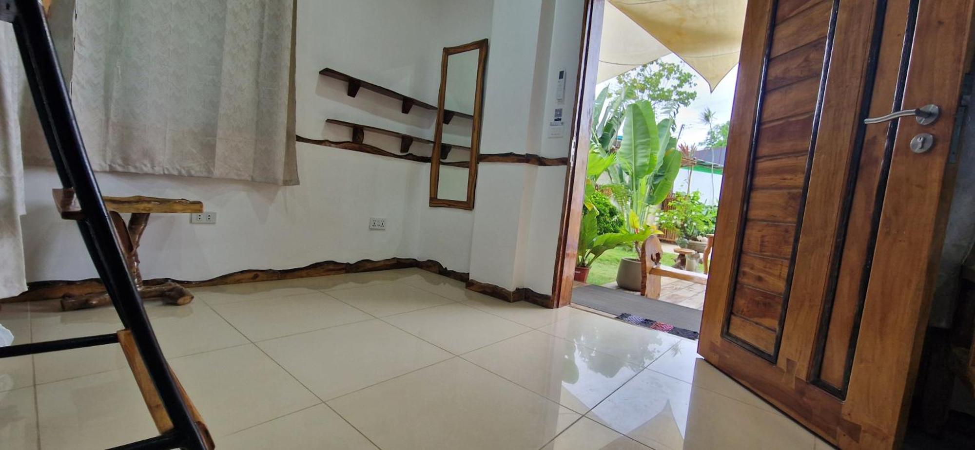 The Hat Trick Hostel Basdiot Bagian luar foto